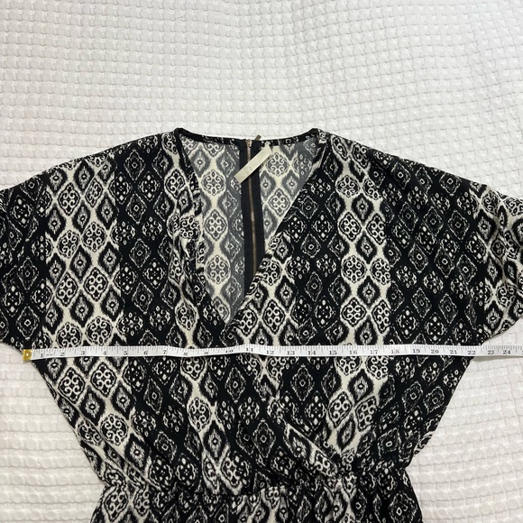 Liberty Love Size L Black Ogee Print 3/4 Sleeve V-Neck Dress - Picture 6 of 9